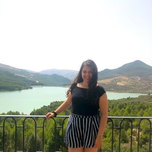 Meet your Posher, Maya